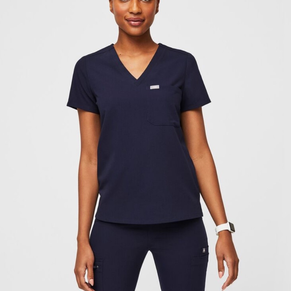 Catarina Figs Scrub top in navy